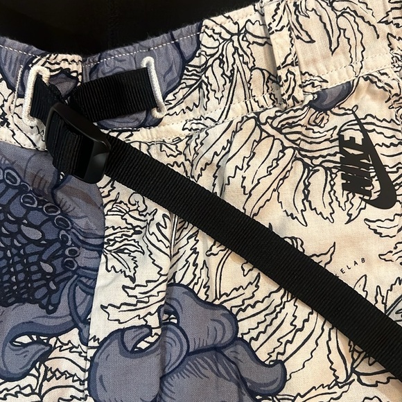 Nike MEN'S Nikelab Floral Collection Short Sleeve Top and matching shorts Size M - Picture 7 of 8